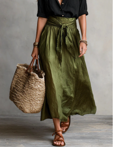 Catalina ™| Conjunto de dos piezas: camisa negra y falda midi verde oliva
