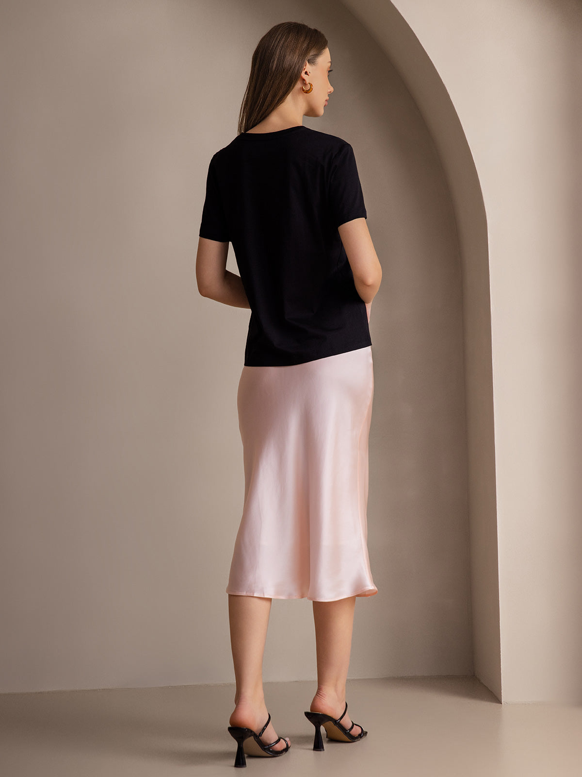 FALDA CLÁSICA Y ELEGANTE DE SEDA