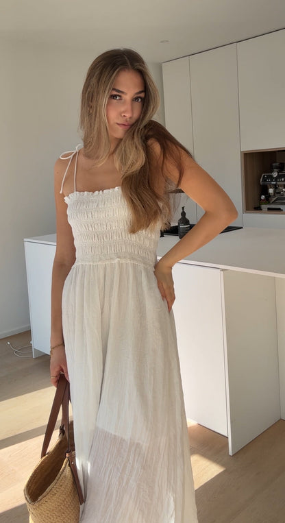 VESTIDO DE ALGODÓN COLOR BLANCO
