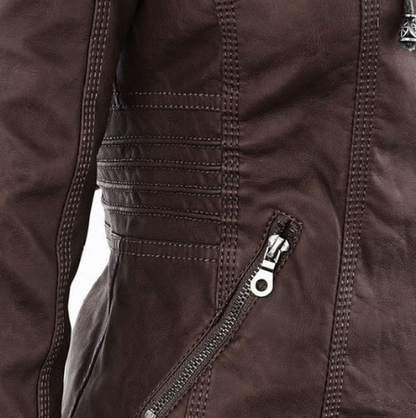 CHAQUETA DE CUERO CON CAPUCHA