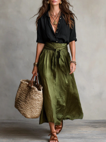 Catalina ™|  Conjunto de dos piezas: camisa negra y falda midi verde oliva