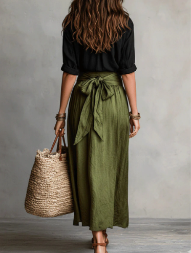 Catalina ™|  Conjunto de dos piezas: camisa negra y falda midi verde oliva