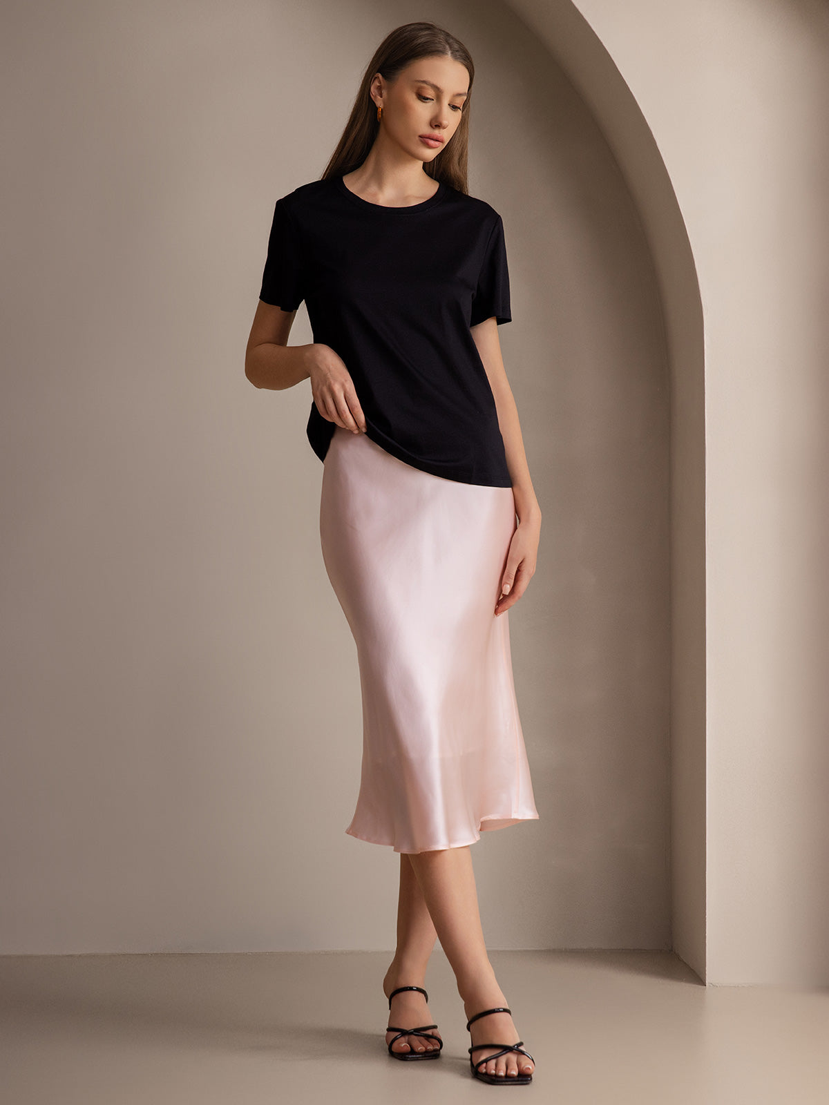FALDA CLÁSICA Y ELEGANTE DE SEDA