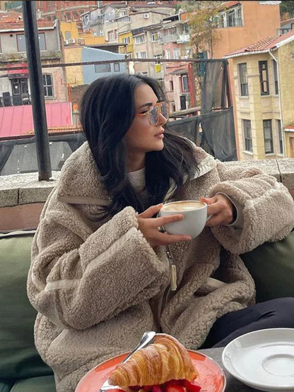 Silvia | Chaqueta Teddy oversize con cuello alto