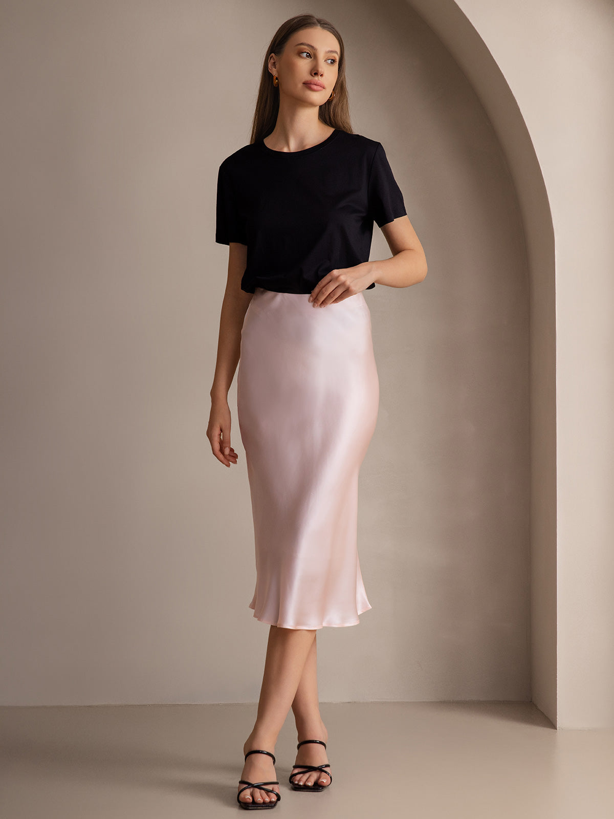 FALDA CLÁSICA Y ELEGANTE DE SEDA