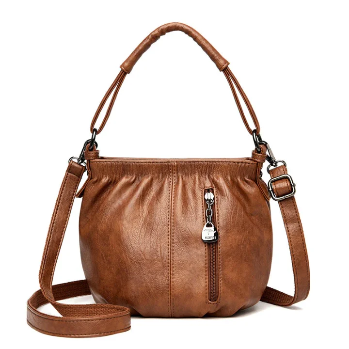 Bolso de mano con diseño arrugado