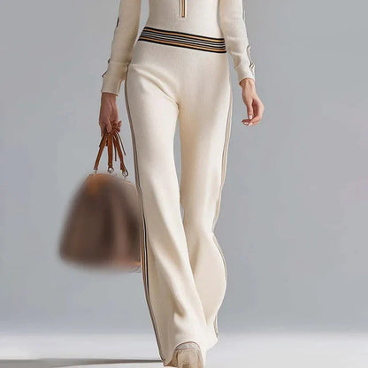 MONO CON CAPUCHA Y CREMALLERA