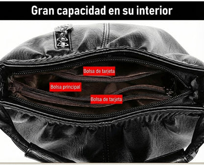 Bolso de mano con diseño arrugado