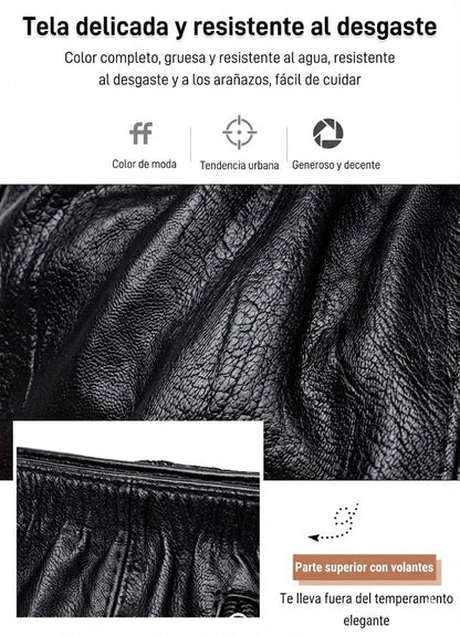 Bolso de mano con diseño arrugado